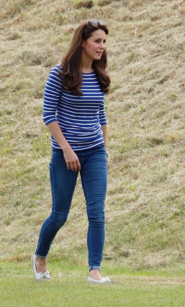 Kate-Middleton-Wearing-Jeans-4