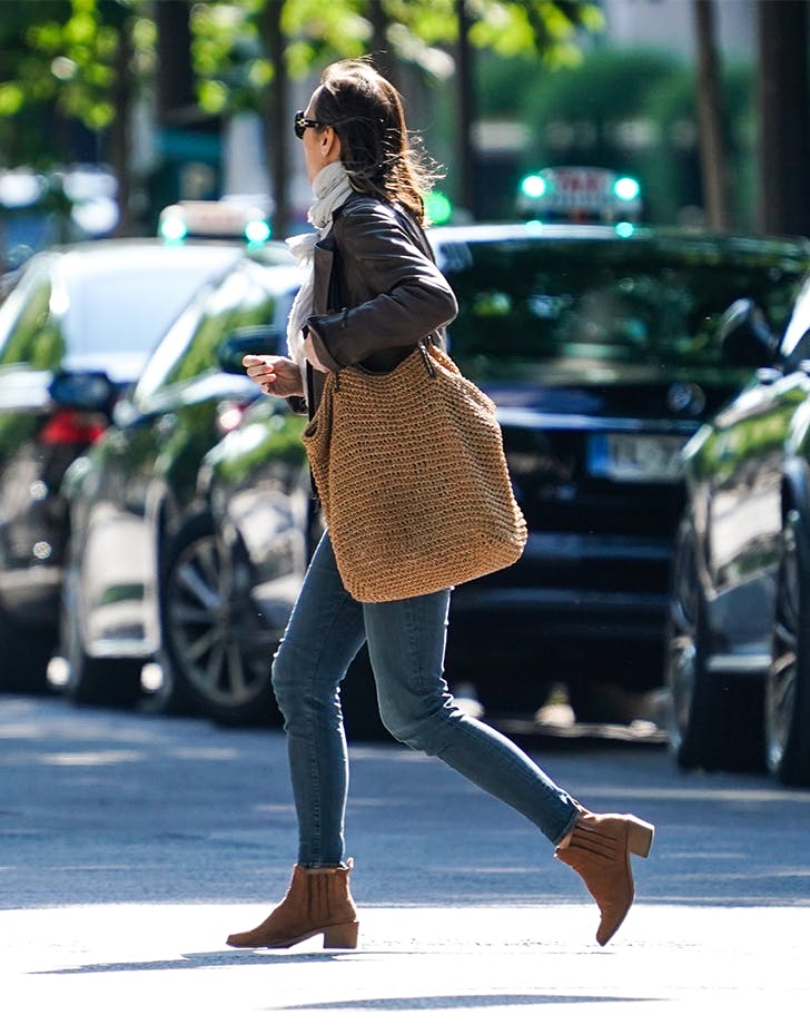 Các cách mang giày boot nữ cao cổ với skinny jean