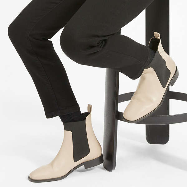 Cách chọn mua giày boot nữ bền bỉ và phong cách