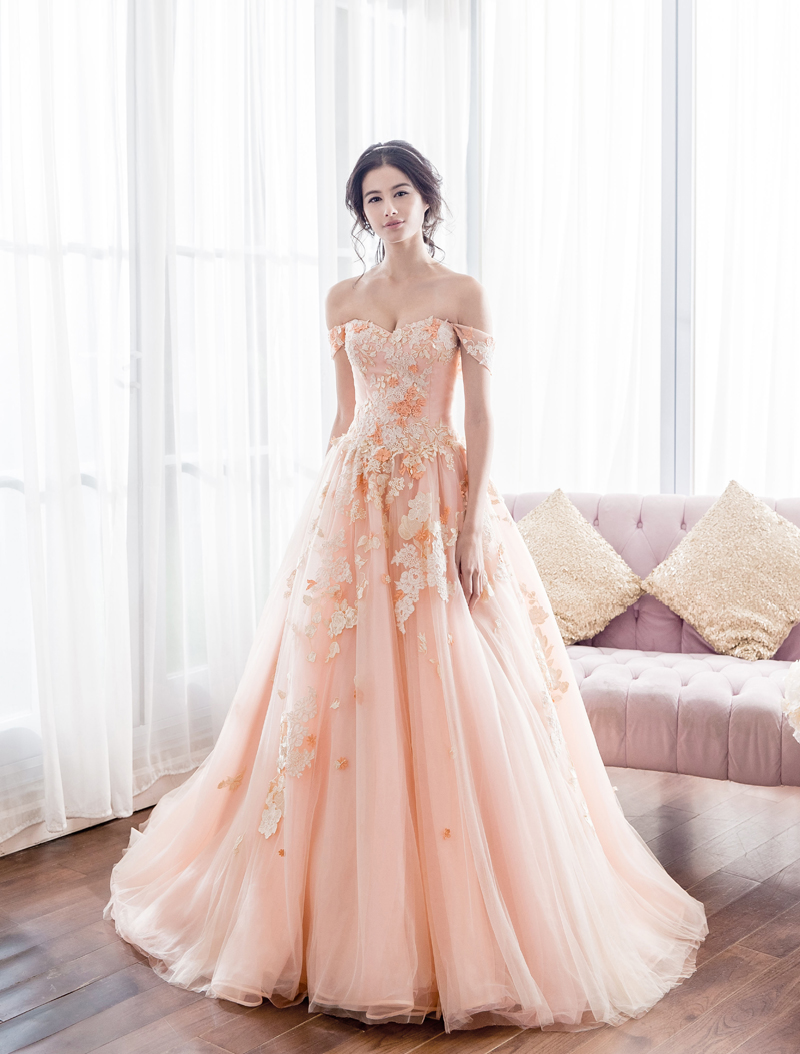 Áo dài cưới cô dâu màu hồng pastel kết hoa lá vòng tròn chung thuỷ - Songhy  Bridal