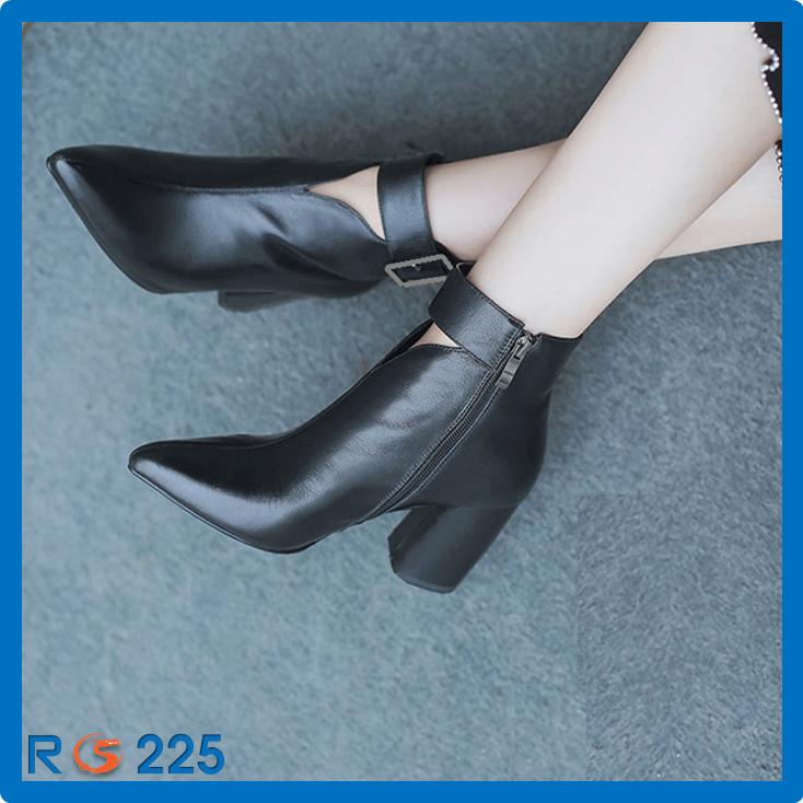 Giày Boot Nữ Cổ Lỡ RO225 màu đen